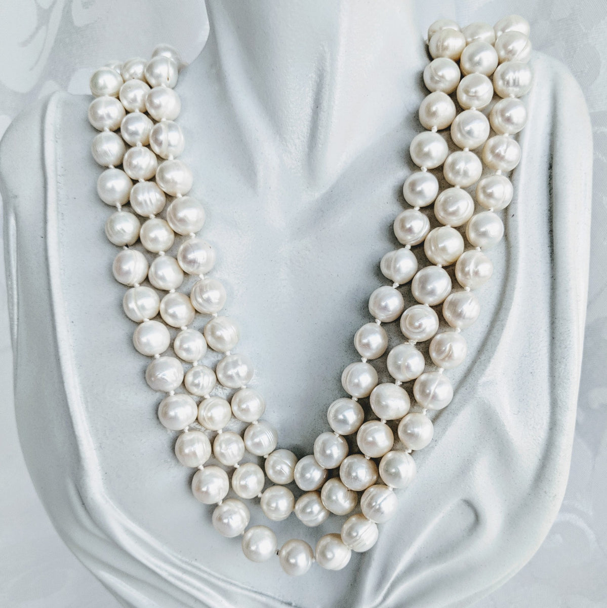 Double strand cultured freshwater pearl necklace