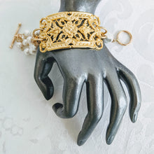 Load image into Gallery viewer, Ornate plate and pearl bracelet