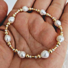Load image into Gallery viewer, Baby Baroque pearl and gold mix bracelet