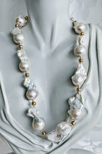 Load image into Gallery viewer, Unique Baroque pearl necklace - Spectacular