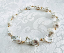 Load image into Gallery viewer, Unique Baroque pearl necklace - Spectacular