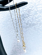 Load image into Gallery viewer, Curved bar bracelet with pearl