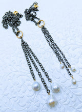 Load image into Gallery viewer, Gunmetal adjustable chain necklace with detachable gunmetal Pearl pendant