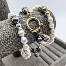 Load image into Gallery viewer, Hand-wired Tahitian pearl bracelet