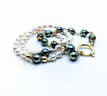 Load image into Gallery viewer, Hand-wired Tahitian pearl bracelet