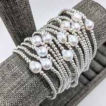 Load image into Gallery viewer, Tiny bead Baroque pearl bracelet