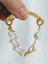 Load image into Gallery viewer, Ornate plate and pearl bracelet