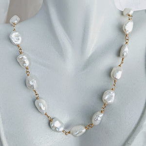 Hand link Keshi pearl chain necklace