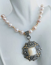 Load image into Gallery viewer, Pale pink pearl necklace with MOP pendant
