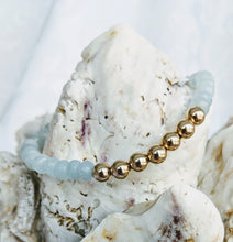 Load image into Gallery viewer, Aquamarine and 14k gold fill beads bracelet
