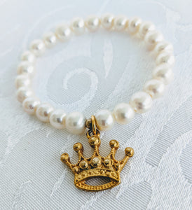 Pearl with gold plate pewter crown