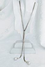 Load image into Gallery viewer, Oxidized silver tone chain with Baroque pearls lariat

