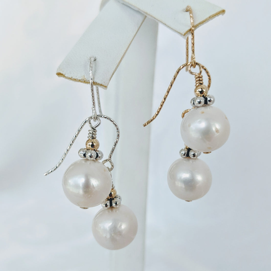 Simple Signature style pearl earrings