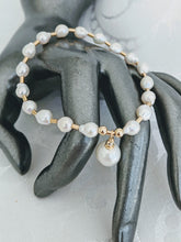 Load image into Gallery viewer, Baby Baroque freshwater pearl drop bracelet
