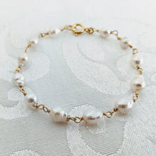 Load image into Gallery viewer, Baby Baroque wired pearl bracelet
