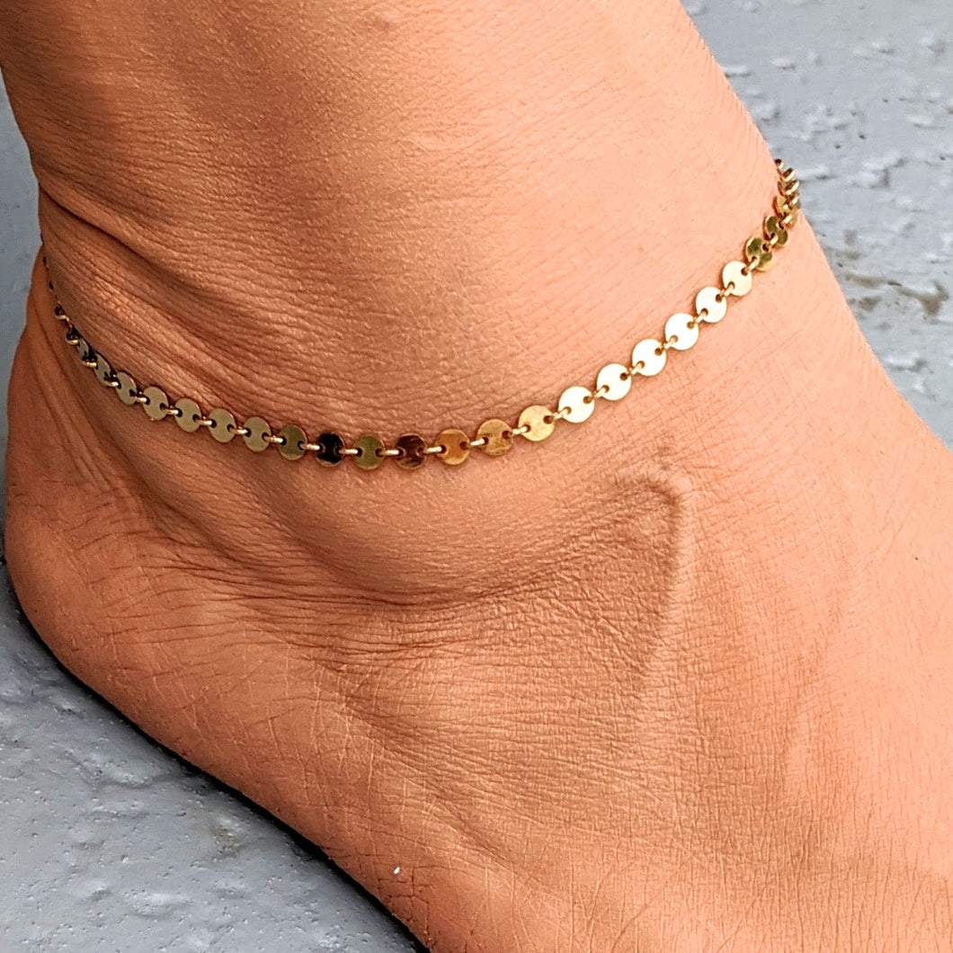 Circle link chain ankle bracelet available in gold or silver