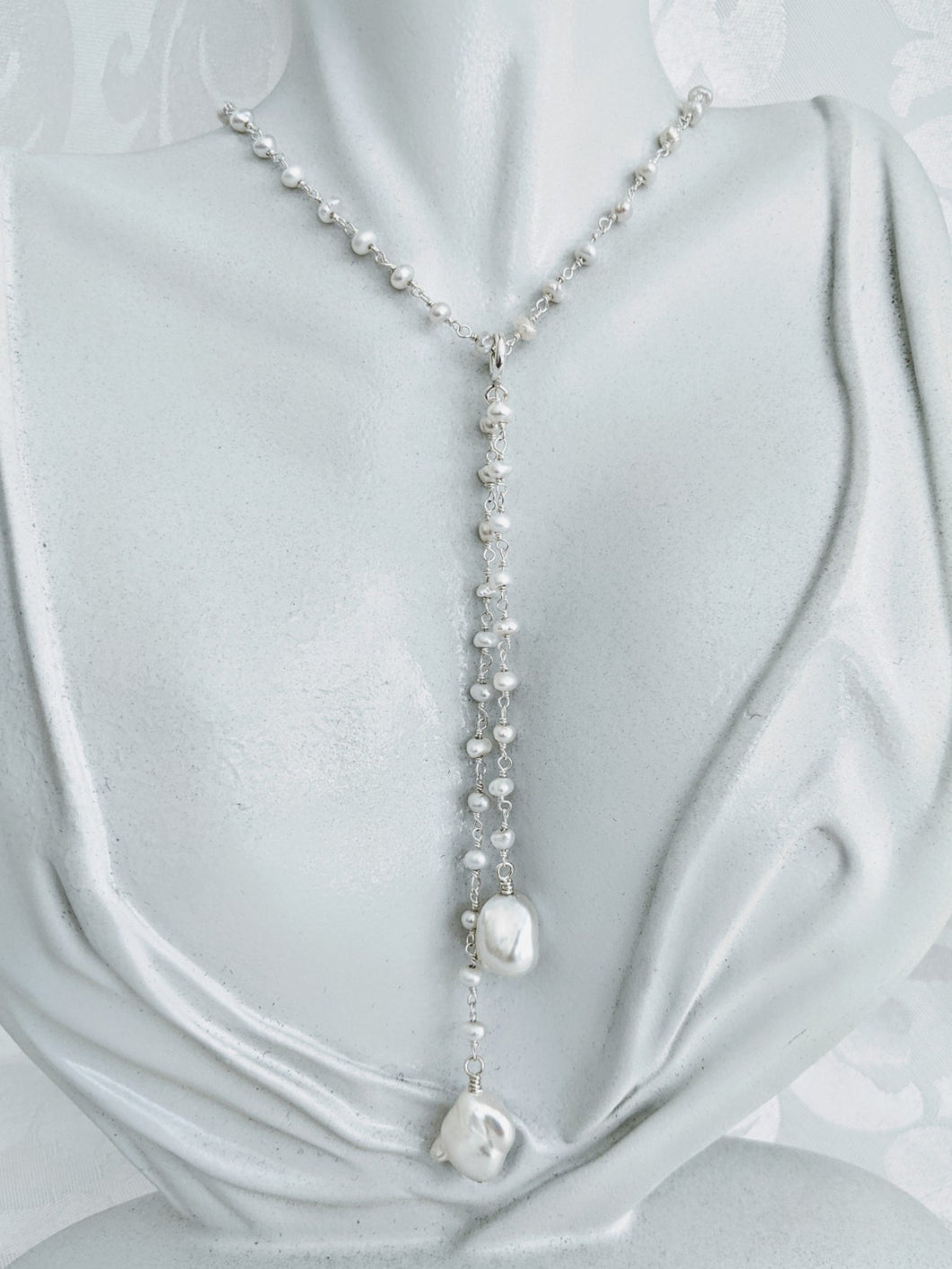 Pearl chain necklace with detachable tassel
