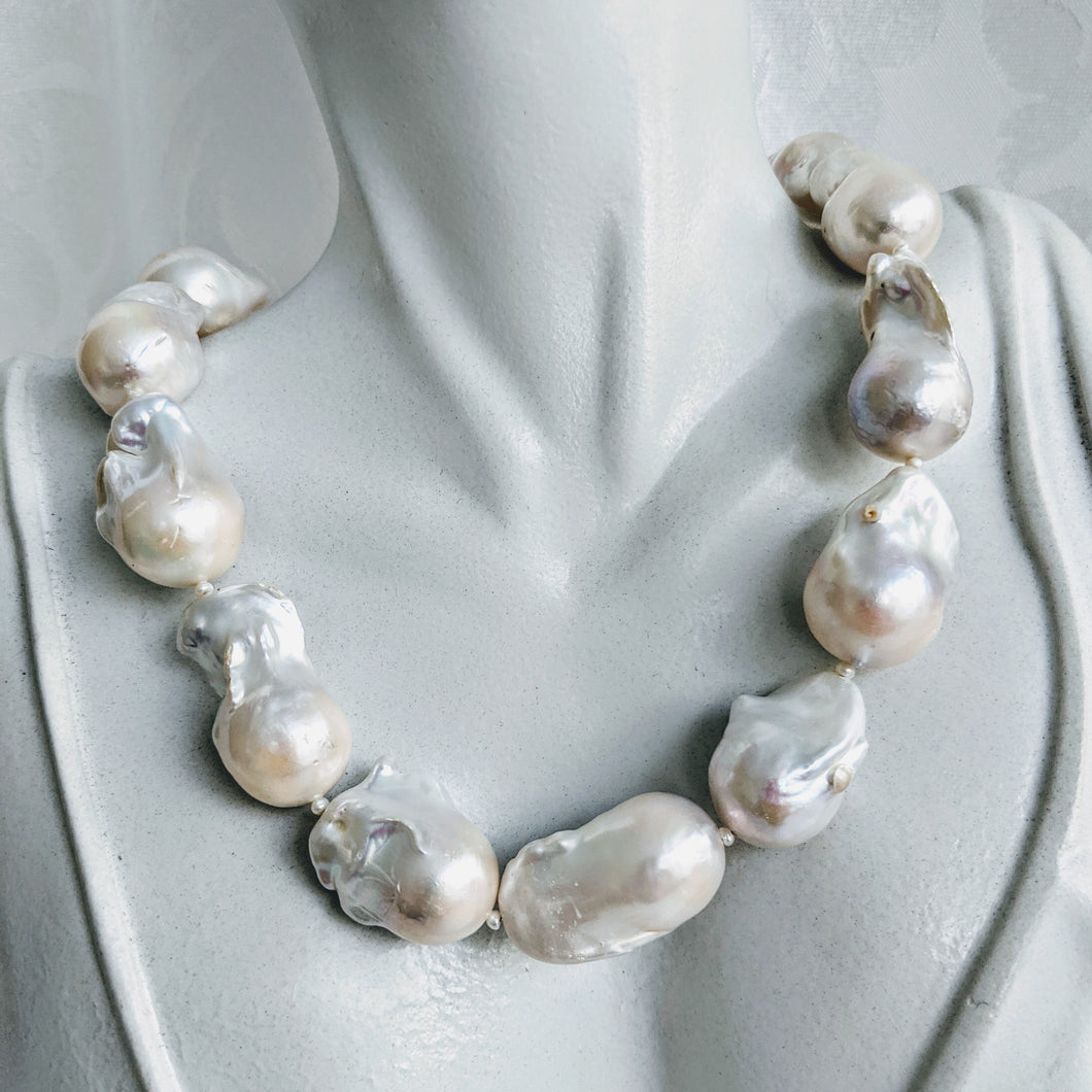 Stunning Baroque cultured freshwater pearl necklace