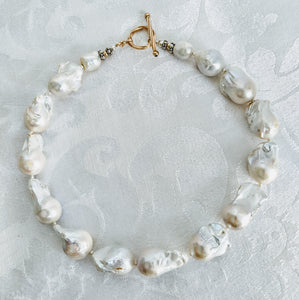 Stunning Baroque cultured freshwater pearl necklace