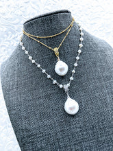 Load image into Gallery viewer, 14k gold fill Satellite chain with Baroque pearl pendant
