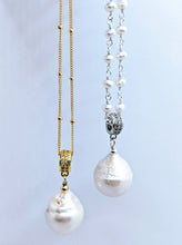 Load image into Gallery viewer, 14k gold fill Satellite chain with Baroque pearl pendant
