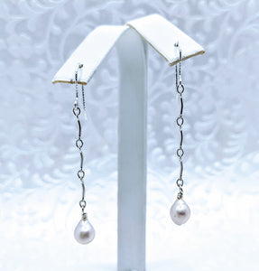 Delicate Sterling silver chain earrings with Baby Baroque pearl