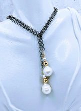 Load image into Gallery viewer, Gunmetal chain and pearl lariat - 43&quot;
