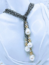 Load image into Gallery viewer, Gunmetal chain and pearl lariat - 43&quot;
