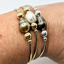 Load image into Gallery viewer, Single Tahitian or Freshwater pearl tube bracelets
