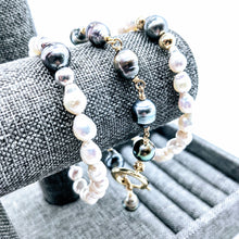 Load image into Gallery viewer, Hand-wired Tahitian pearl bracelet
