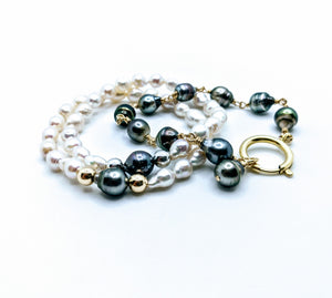 Single Tahitian on baby Baroque pearl bracelet