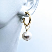 Load image into Gallery viewer, Bits &amp; pieces - baby Baroque pearl charms
