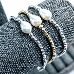 Tiny bead Baroque pearl bracelet