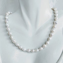 Load image into Gallery viewer, Simple and elegant Baby Baroque pearl necklace
