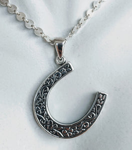 Sterling silver horseshoe pendant