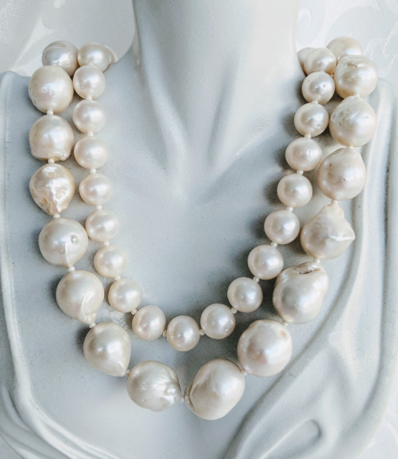 Oversized Pearl Flower Necklace | Pashon