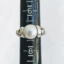 Load image into Gallery viewer, Sterling silver pearl ring
